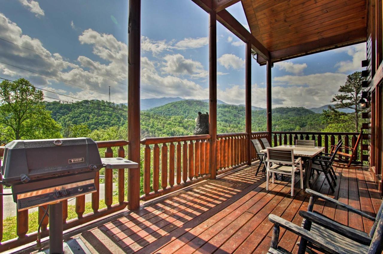 Expansive Gatlinburg Cabin Hot Tub, Deck And Grill! ภายนอก รูปภาพ