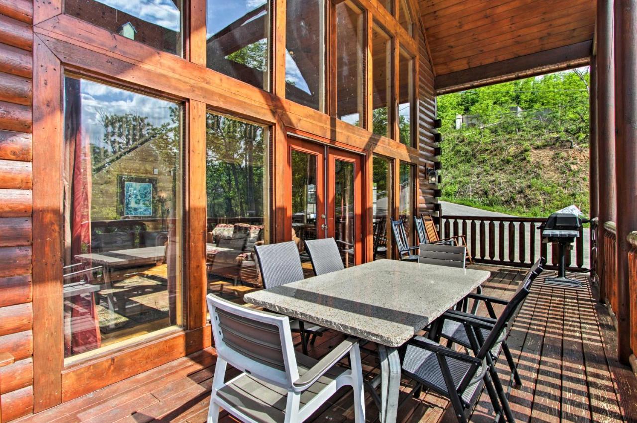 Expansive Gatlinburg Cabin Hot Tub, Deck And Grill! ภายนอก รูปภาพ