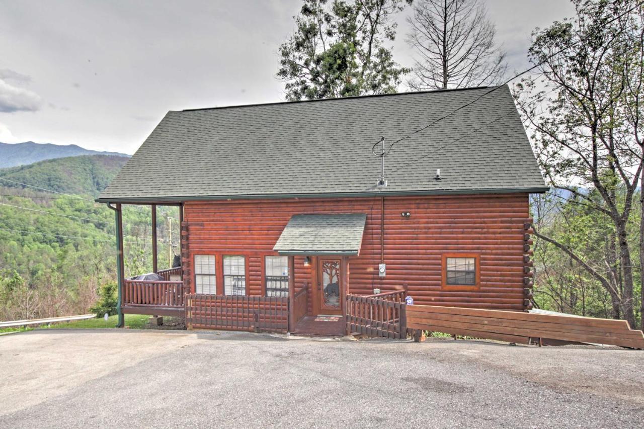 Expansive Gatlinburg Cabin Hot Tub, Deck And Grill! ภายนอก รูปภาพ