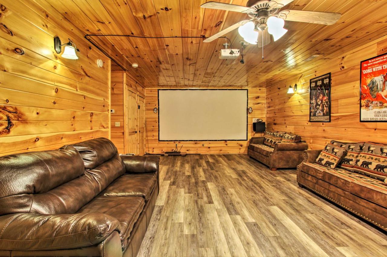 Expansive Gatlinburg Cabin Hot Tub, Deck And Grill! ภายนอก รูปภาพ