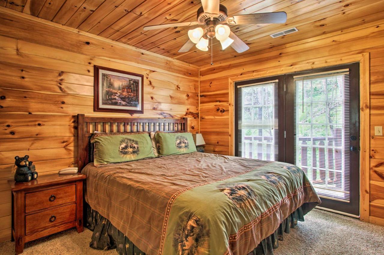 Expansive Gatlinburg Cabin Hot Tub, Deck And Grill! ภายนอก รูปภาพ